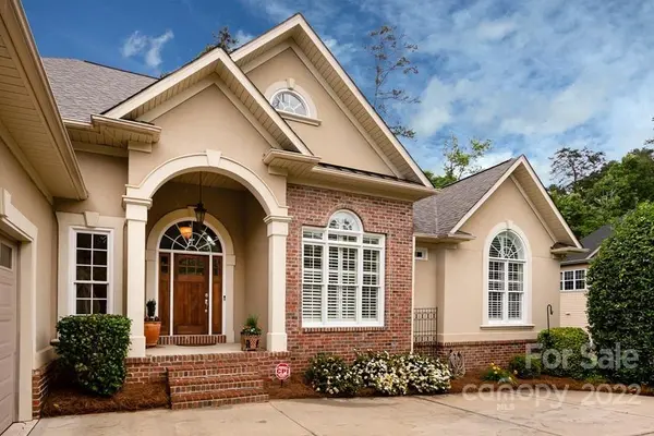 11822 Renee Savannah LN, Charlotte, NC 28216