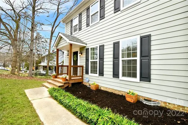 2132 Killarney PL, Charlotte, NC 28262