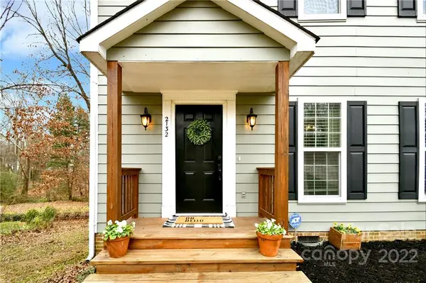 2132 Killarney PL, Charlotte, NC 28262