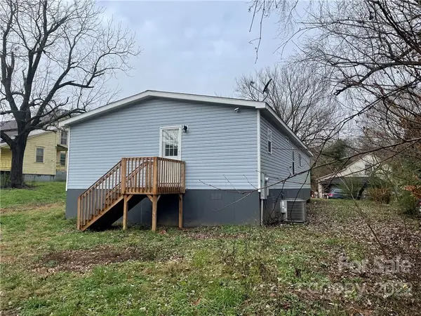 344 Oakland ST, Converse, SC 29329