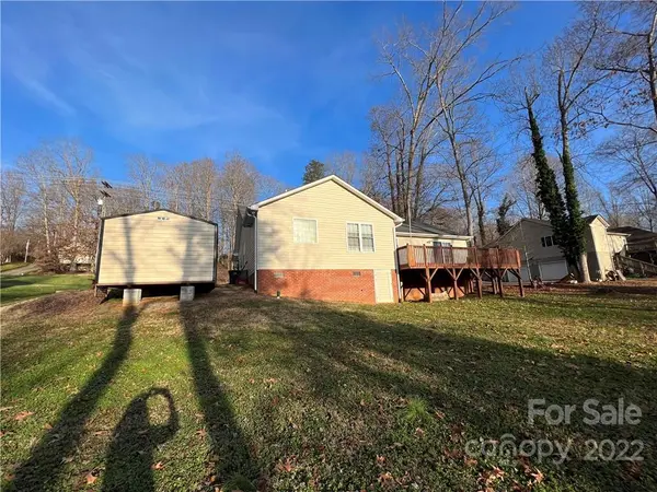 886 Westside DR, Newton, NC 28658