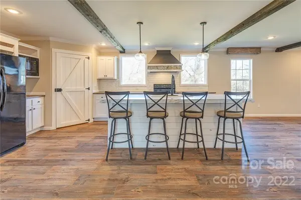 26 Jake RD, Clyde, NC 28721