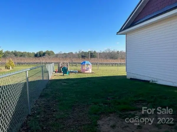 11 Apple Blossom LN, Hendersonville, NC 28792