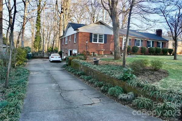 612 2nd AVE NE, Conover, NC 28613