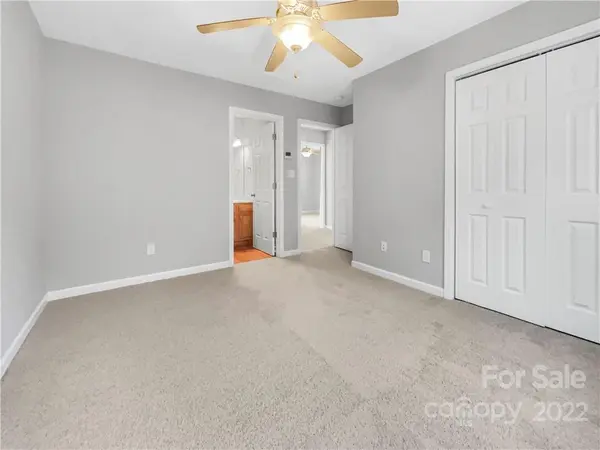 51 Compass Park DR, Weaverville, NC 28787