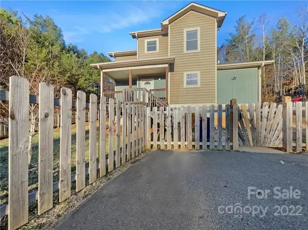 51 Compass Park DR, Weaverville, NC 28787