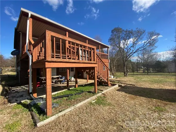 1735 Bradshaw RD, Mt Ulla, NC 28125