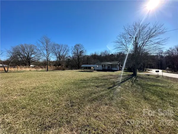2994 Dan Brown DR, Claremont, NC 28610