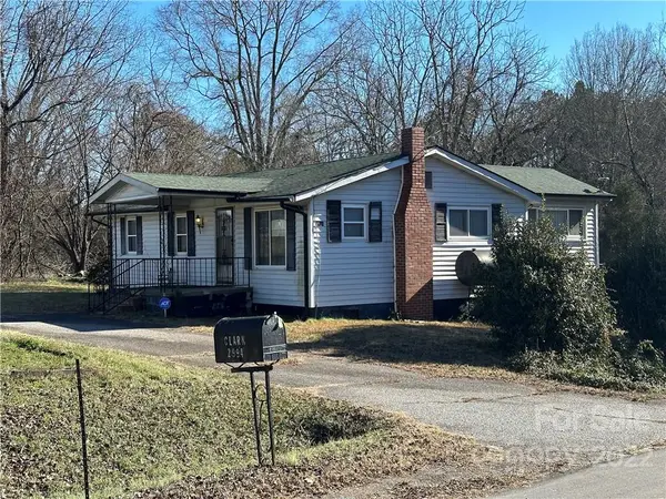 2994 Dan Brown DR, Claremont, NC 28610