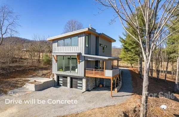 22 Lara DR,  Mills River,  NC 28759