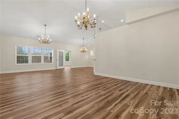 50 Winged Elm CT, Hendersonville, NC 28739