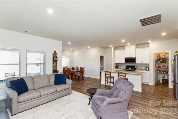 6045 Slippery Elm WAY, Charlotte, NC 28215
