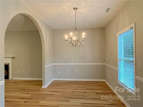 1649 Berkshire DR, Hickory, NC 28602