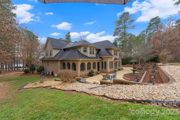 319 Greenbay RD, Mooresville, NC 28117
