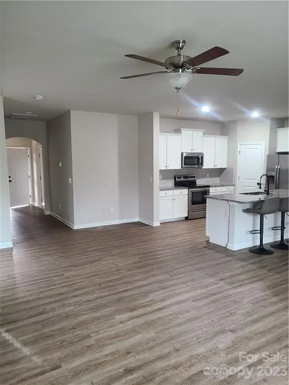 9042 Hood RD, Charlotte, NC 28215