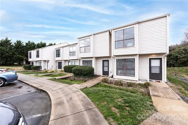 11028 Carmel Crossing RD #11028, Charlotte, NC 28226