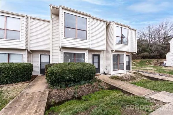 11028 Carmel Crossing RD #11028, Charlotte, NC 28226