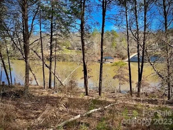 5772 Lake Pointe DR, Granite Falls, NC 28630