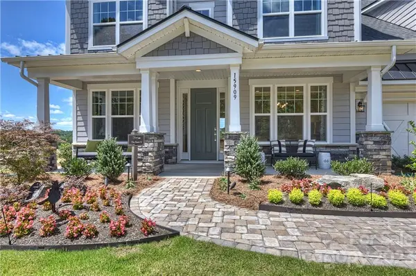 15909 Walnut Hill DR, Charlotte, NC 28278