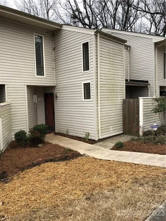 7826 Hummingbird LN, Charlotte, NC 28212