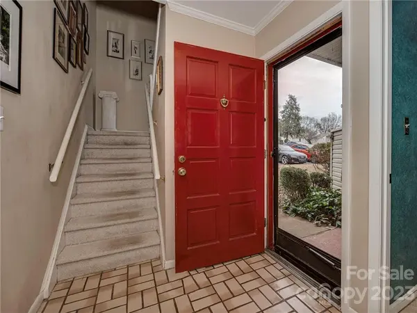 7826 Hummingbird LN, Charlotte, NC 28212