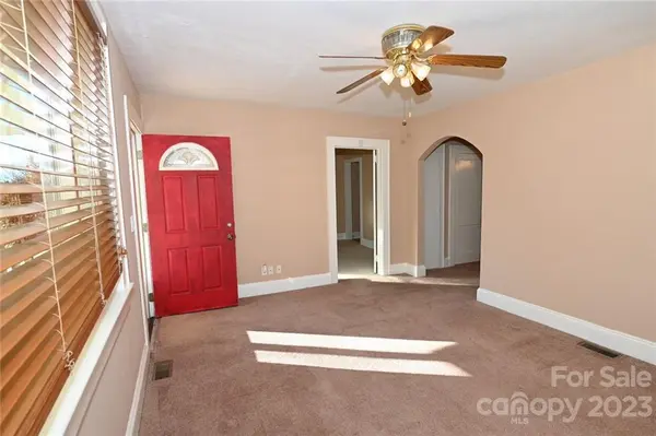 1469 14th AVE, Hickory, NC 28601