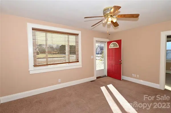 1469 14th AVE, Hickory, NC 28601