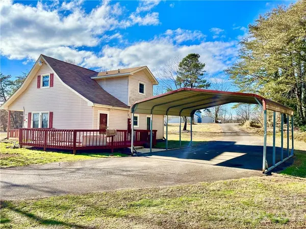8329 White Pine CIR, Connelly Springs, NC 28612