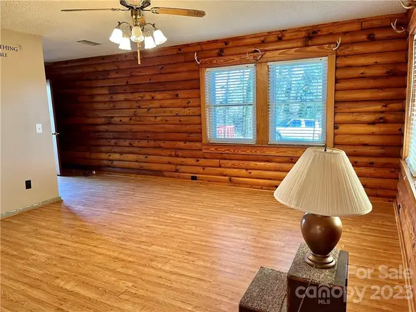 8329 White Pine CIR, Connelly Springs, NC 28612