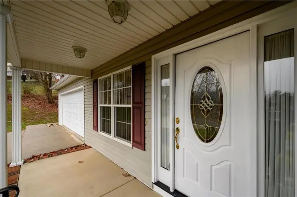 3806 Pineknoll DR, Hickory, NC 28602