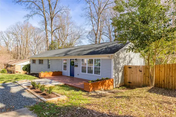 3734 Dunwoody DR, Charlotte, NC 28215