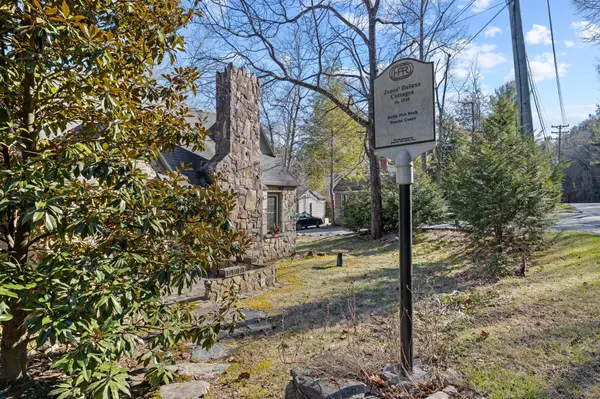 2612 Greenville HWY, Flat Rock, NC 28731