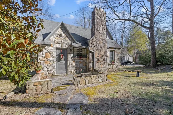 2612 Greenville HWY, Flat Rock, NC 28731