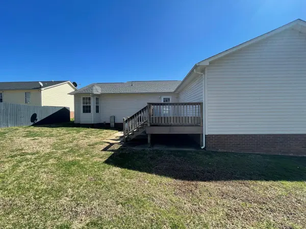 601 Helms DR, Lowell, NC 28098