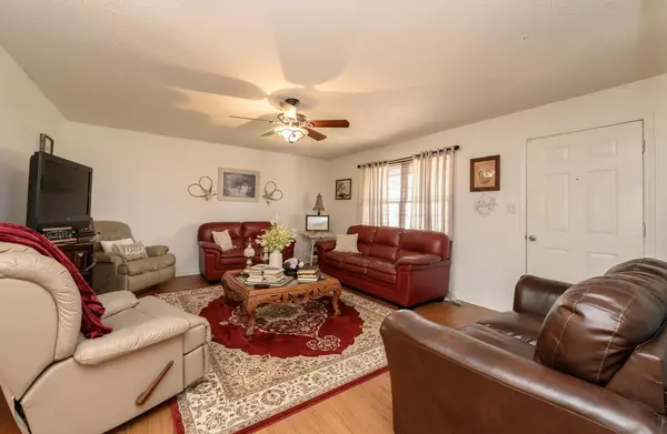 1307 Hidden Creek CIR, Hickory, NC 28602