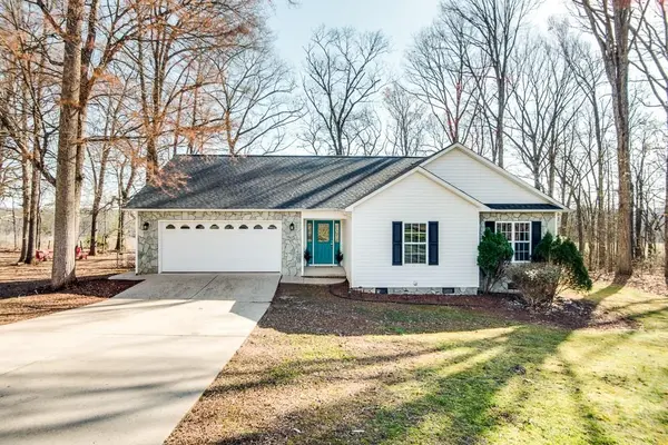 1943 Summerfield CIR, Conover, NC 28613