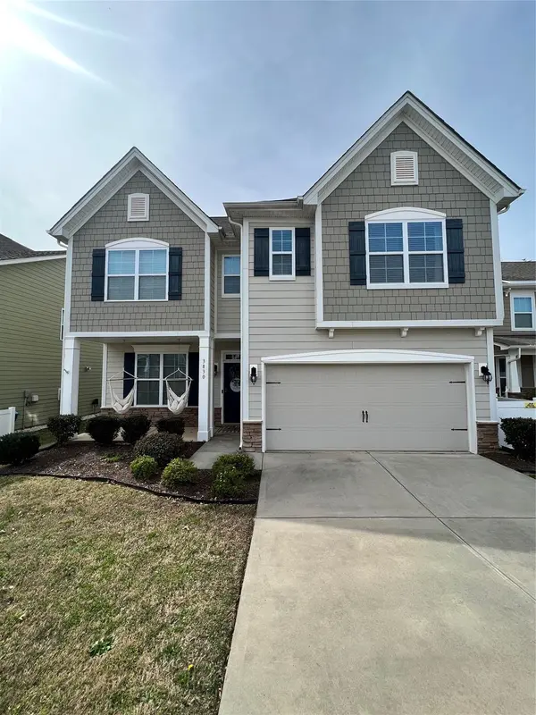 3830 Lake Breeze DR, Sherrills Ford, NC 28673