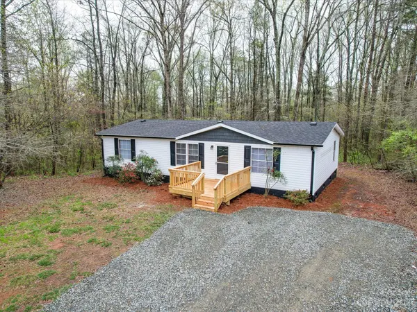 2451 Cimarron CIR, Midland, NC 28107