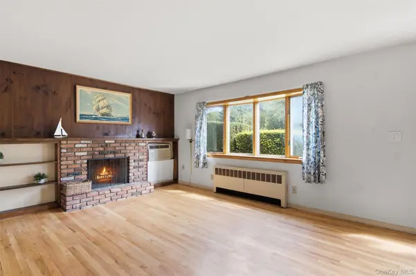 27 E 17th ST, Huntington Station, NY 11746