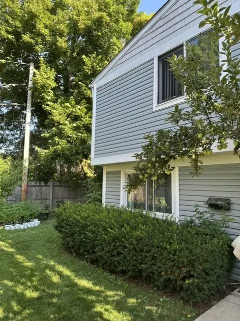 889 Oxford PL #889, Wheeling, IL 60090