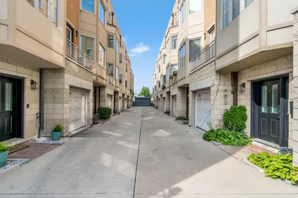 3262 W Armitage AVE #3, Chicago, IL 60647