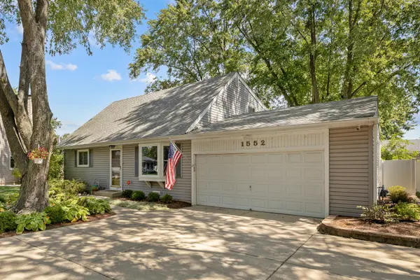 1552 Jobe AVE, St. Charles, IL 60174