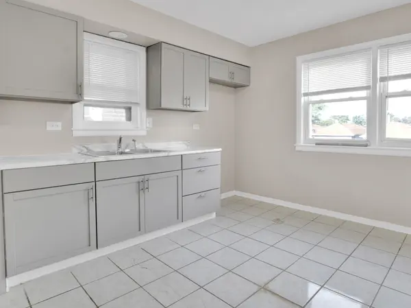 6318 S Mozart ST, Chicago, IL 60629