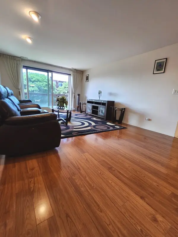8001 W Courte DR #310, Niles, IL 60714