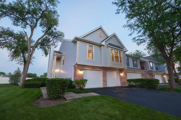 2673 S Embers LN, Arlington Heights, IL 60005