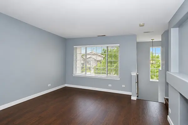 6262 Nugget CIR, Hanover Park, IL 60133