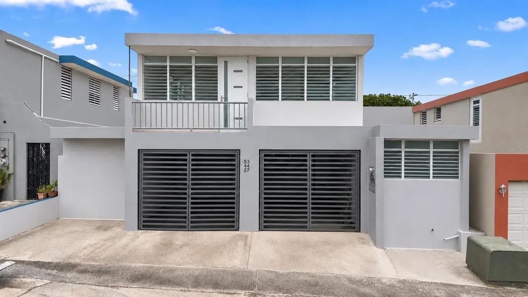 53 URB. MIRAFLORES #27, Bayamon, PR 00957