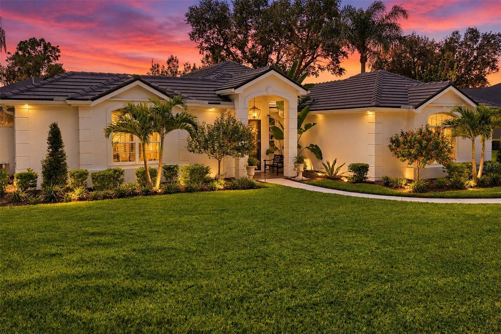 8708 WOODBRIAR DR, Sarasota, FL 34238
