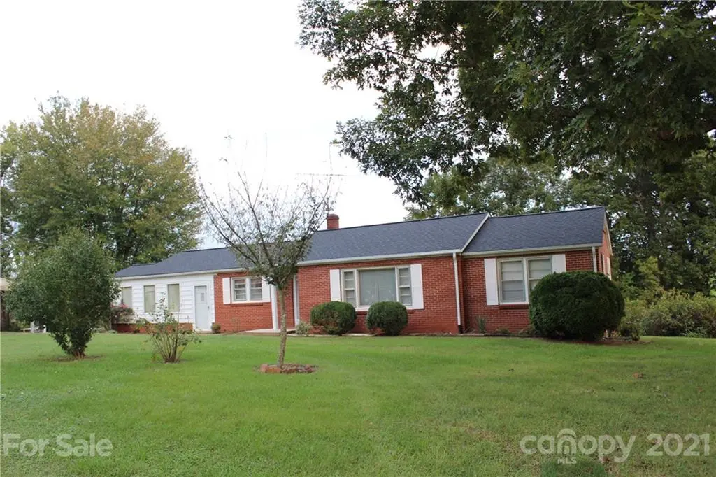 97 Taylorsville Beach CT, Taylorsville, NC 28681