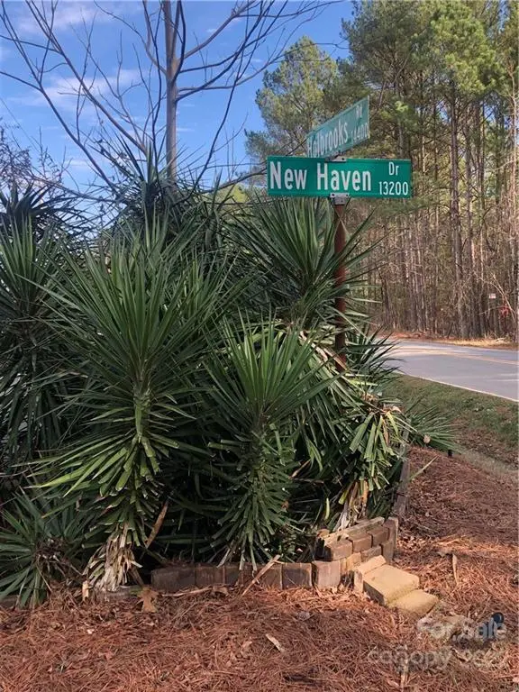 14407 New Haven DR, Huntersville, NC 28078
